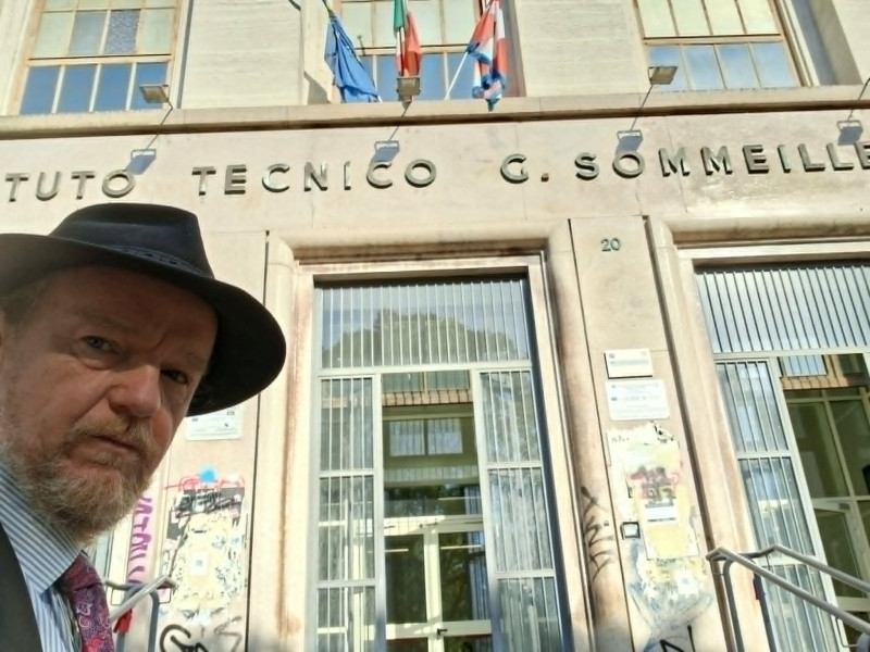 [/userfiles/files/sommeiller%20school.jpg]